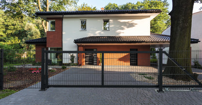 Private Light1 Stabmattenzaun aus Metall als moderne Zaunanlage für Einfahrten – MY-Zaunsysteme