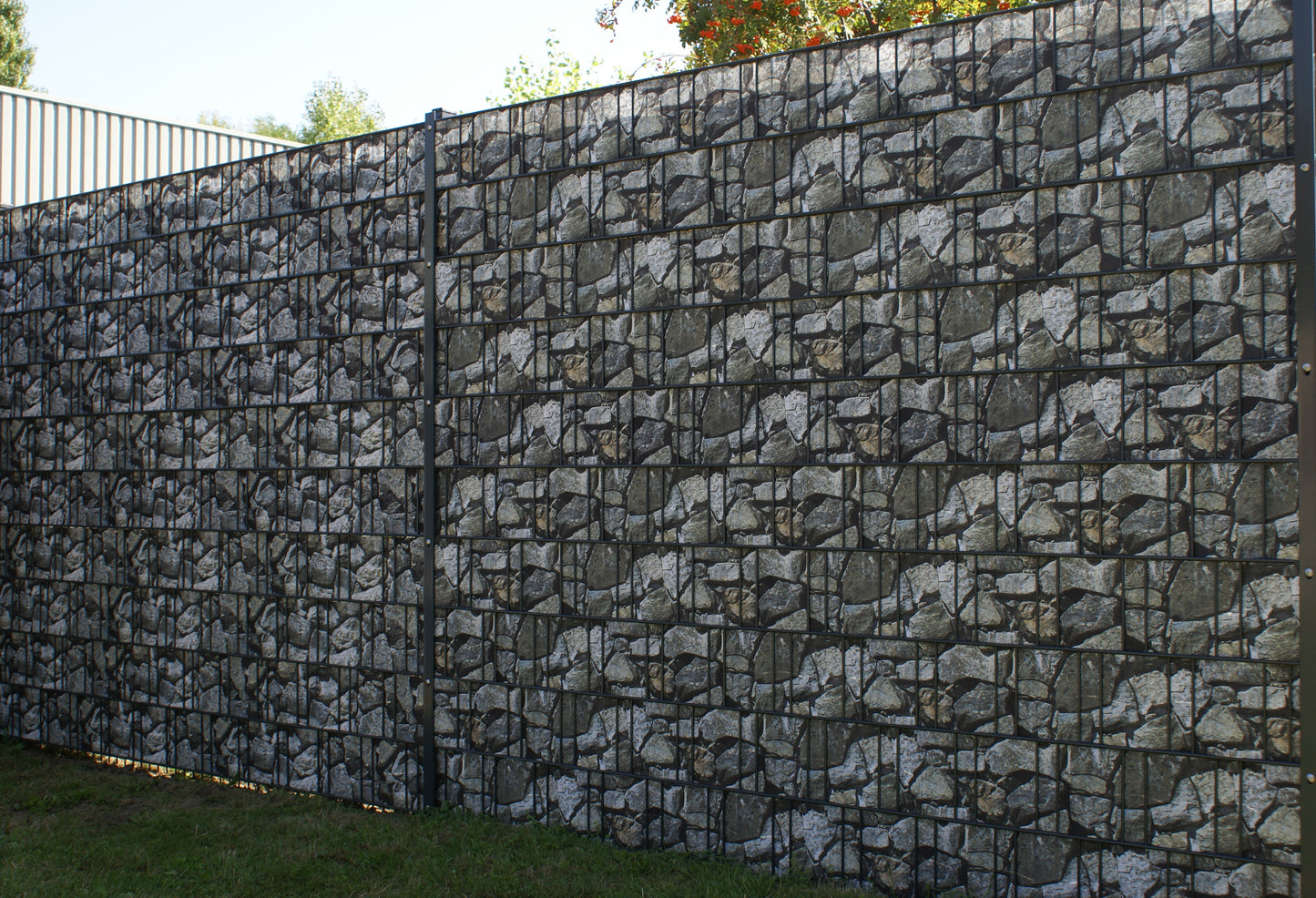 Sichtschutz Bruchstein, Material Kunststoff, als Zaunanlage im Garten – MY-Zaunsysteme