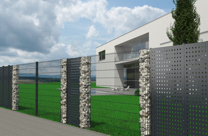 Steinsäulen mit Blech, Stein und Metall als Zaunanlage vor modernem Haus – MY-Zaunsysteme